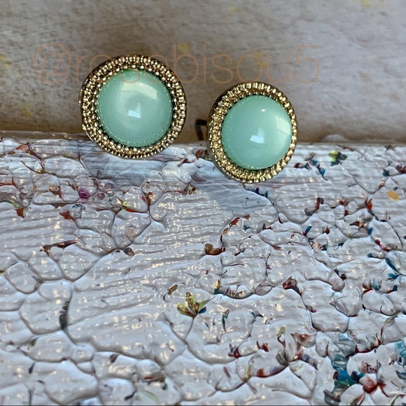 💋🆕 Rose Gold Mint Opal Stud Earrings - Picture 2 of 3